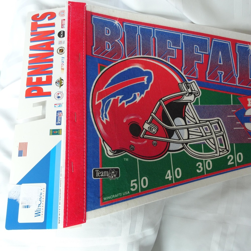 Vintage WinCraft NFL Buffalo Bills Felt Pennant. 12"x30"